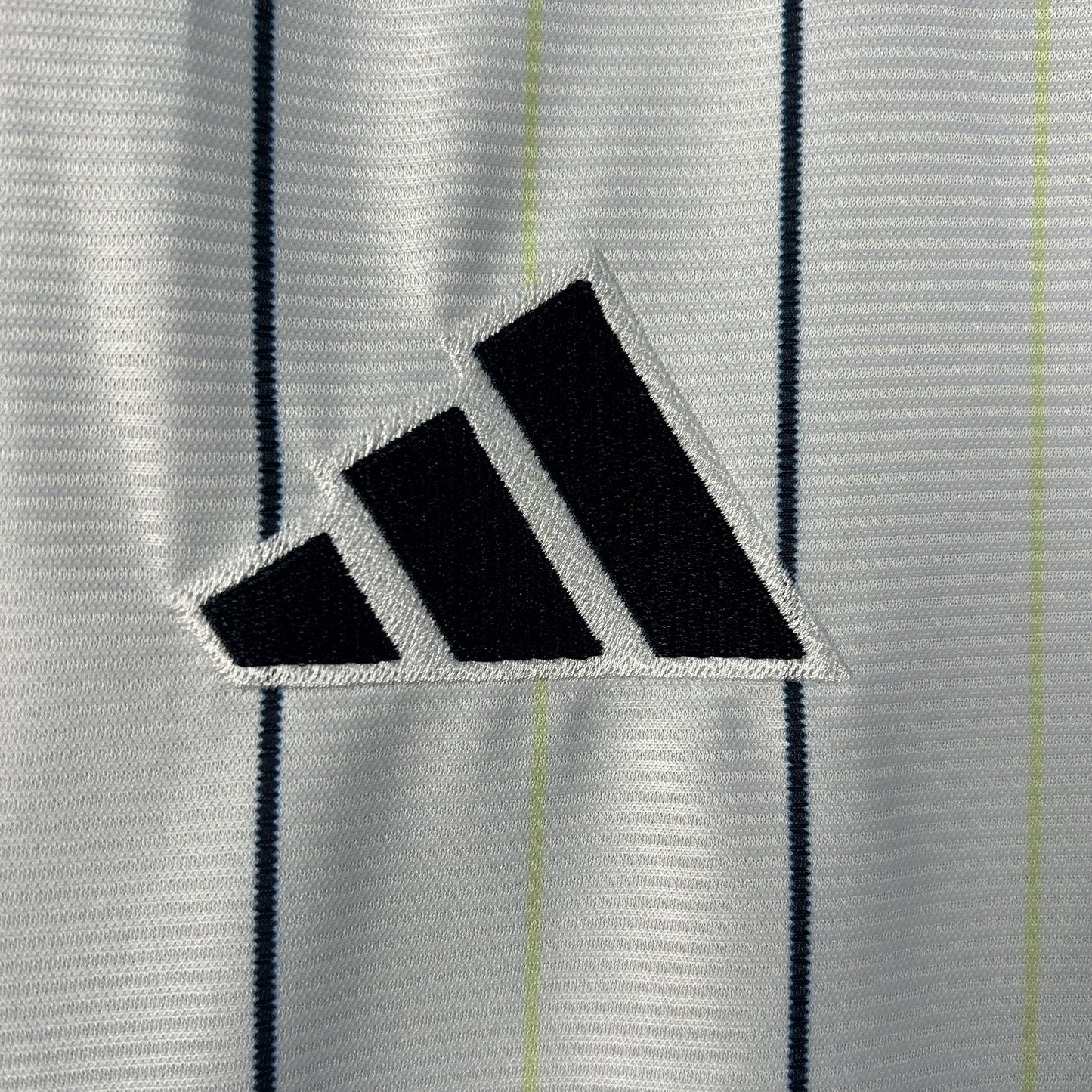 Camiseta Real Madrid edición especial 25/26
